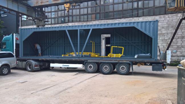 Kontti puun varastointiin ja k&auml;sittelyyn